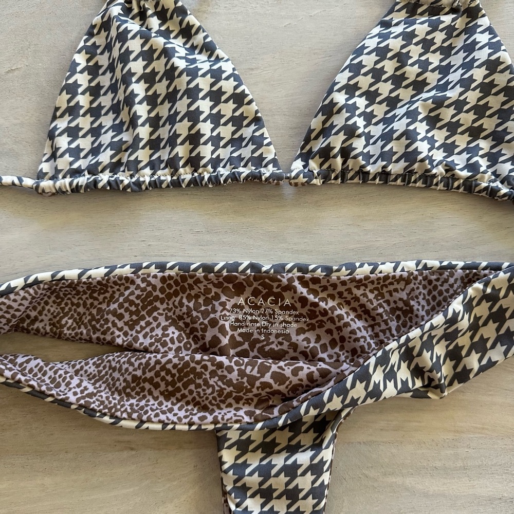 ✖️[SOLD]✖️ACACIA SWIM - Picture 2 of 2